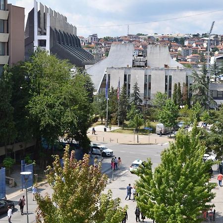 Center House Hostel Pristina Esterno foto
