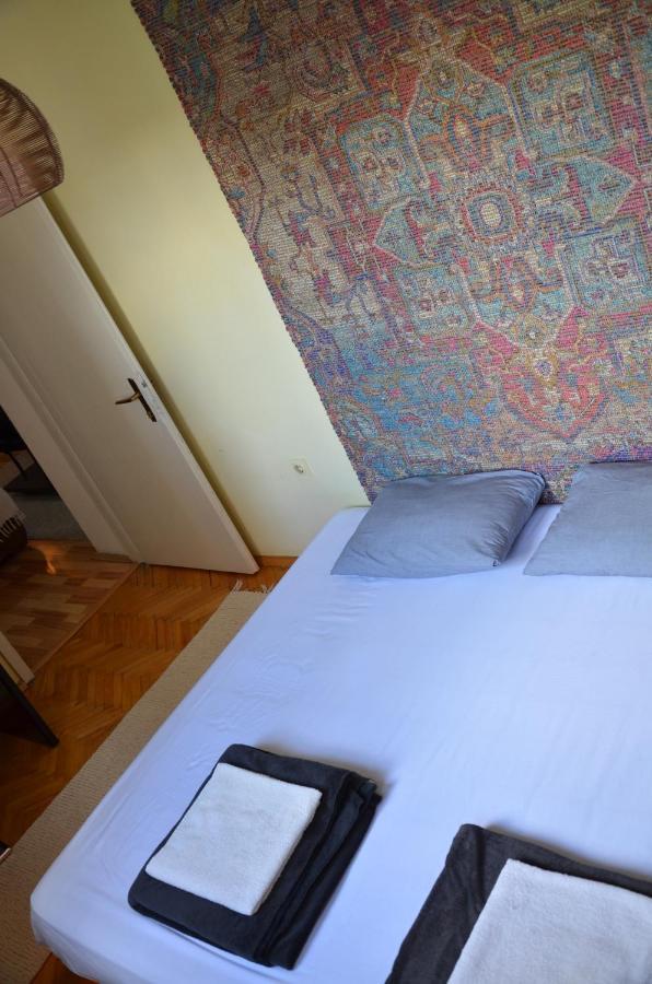 Center House Hostel Pristina Esterno foto