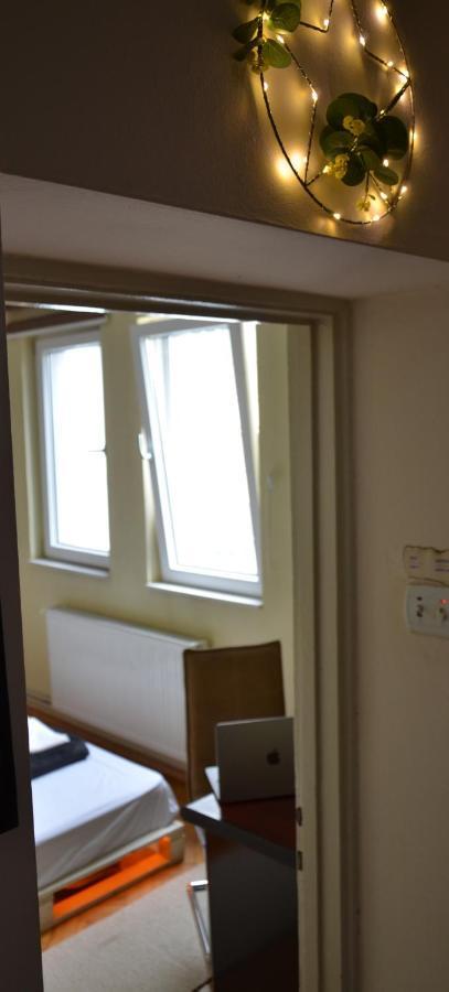 Center House Hostel Pristina Esterno foto